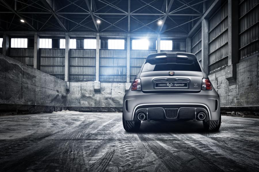  Abarth 695 Biposto 2014 года  (фото 7 из 32)